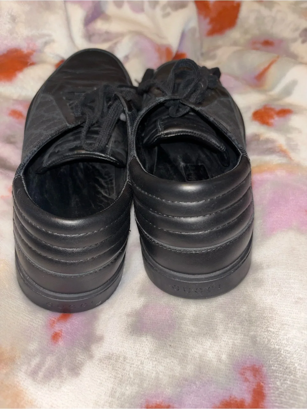 Gucci Men’s Black Logo Low-Top Sneakers
